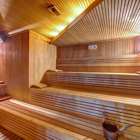 塔克西姆极乐世界酒店 伊斯坦布尔 外观 照片 A modern Finnish sauna