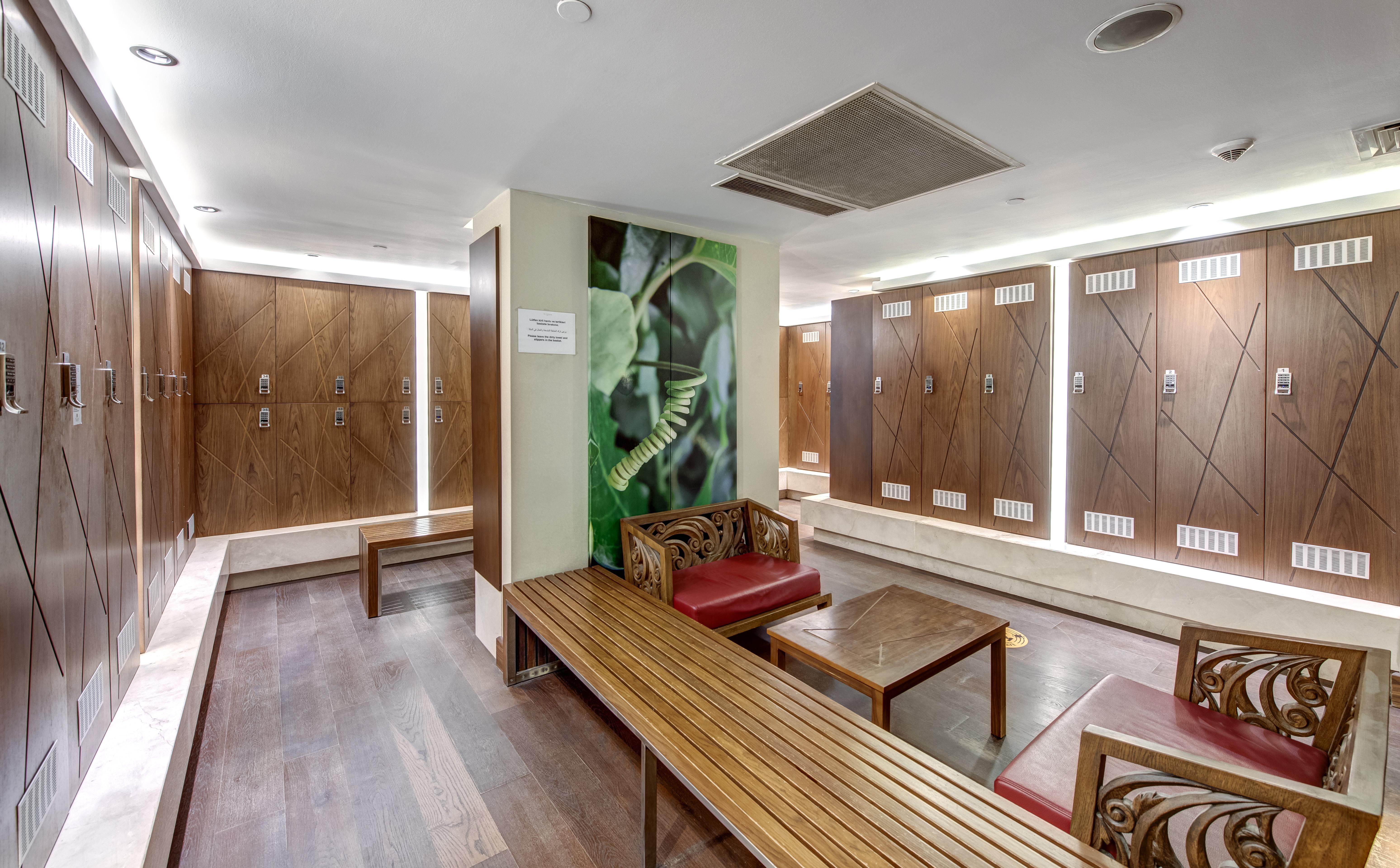 塔克西姆极乐世界酒店 伊斯坦布尔 外观 照片 The changing rooms at the London Aquatics Centre