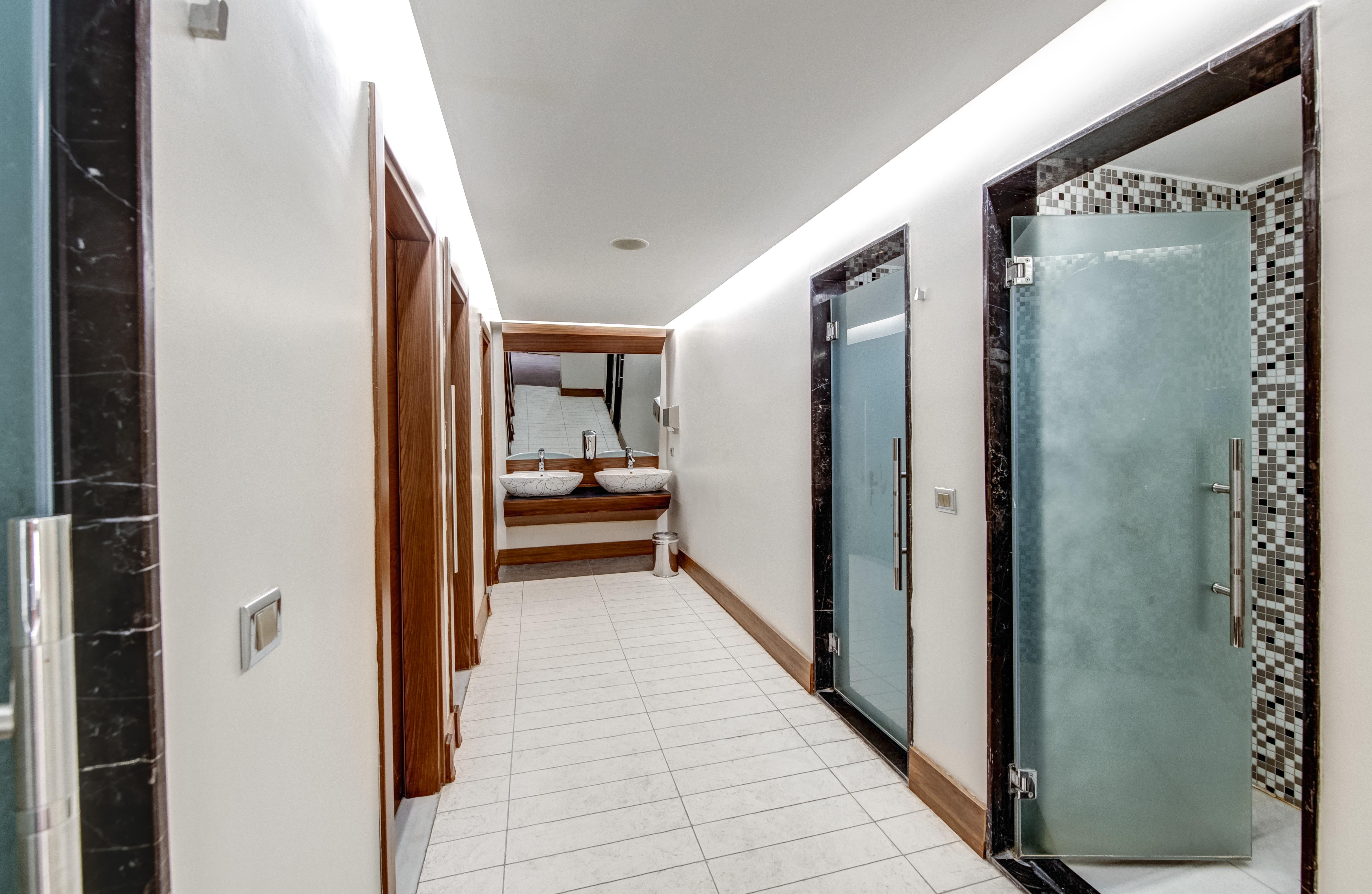 塔克西姆极乐世界酒店 伊斯坦布尔 外观 照片 A shower room